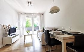 Matejki Apartment ~ Self Check-In 24 ~ Parking